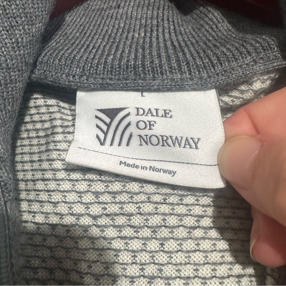 Dale Of Norway Hovden Jacquard Half Zip Wool Sweater - Picture 8 of 13